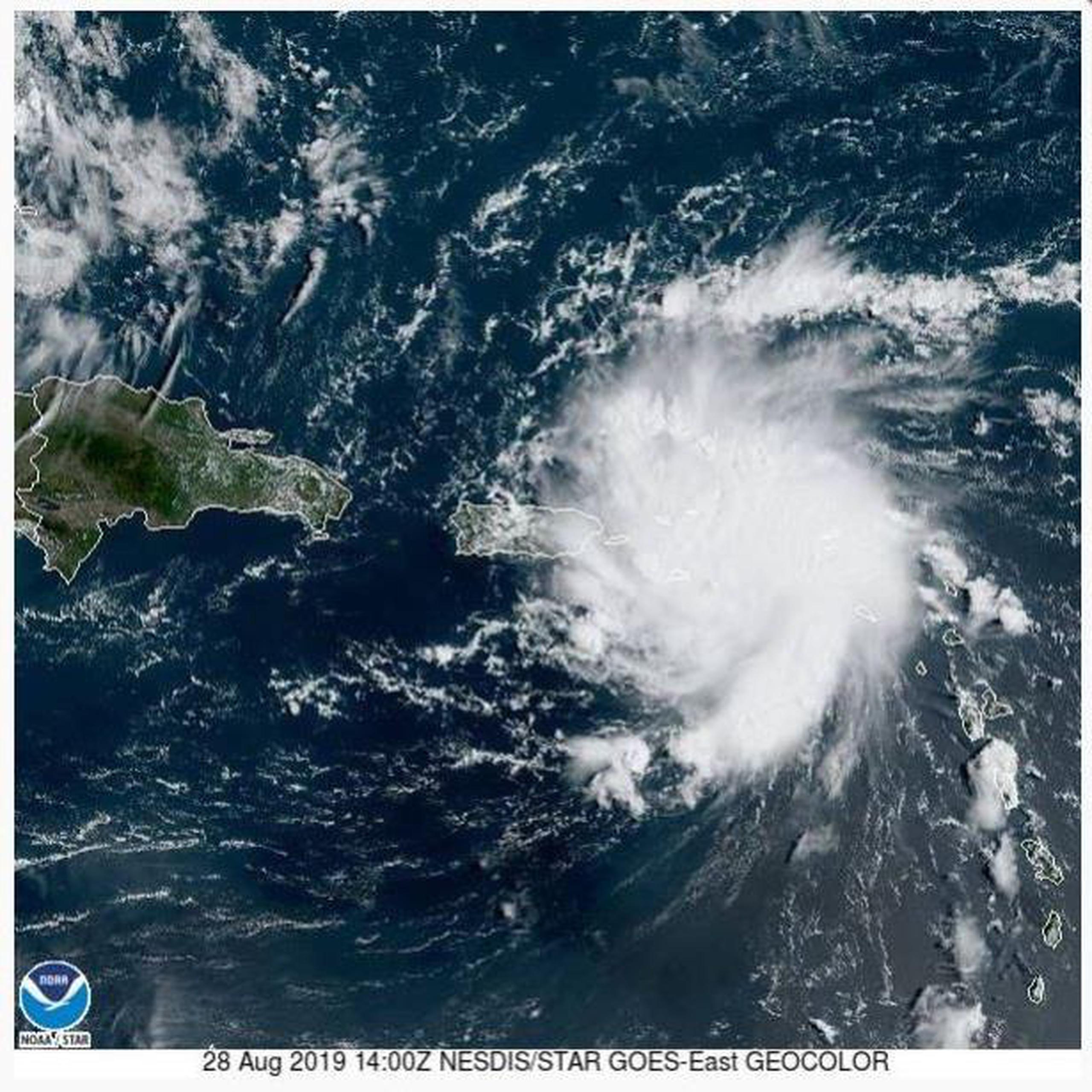 La lluvia continua siendo la principal amenaza de Dorian. (NOAA)