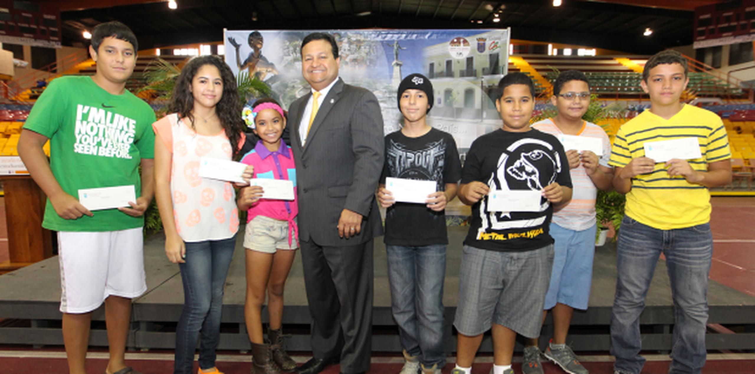 Ayuda a familias necesitadas en Caguas Primera Hora