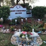 Florida recuerda a las víctimas del tiroreo en Parkland cinco años después 