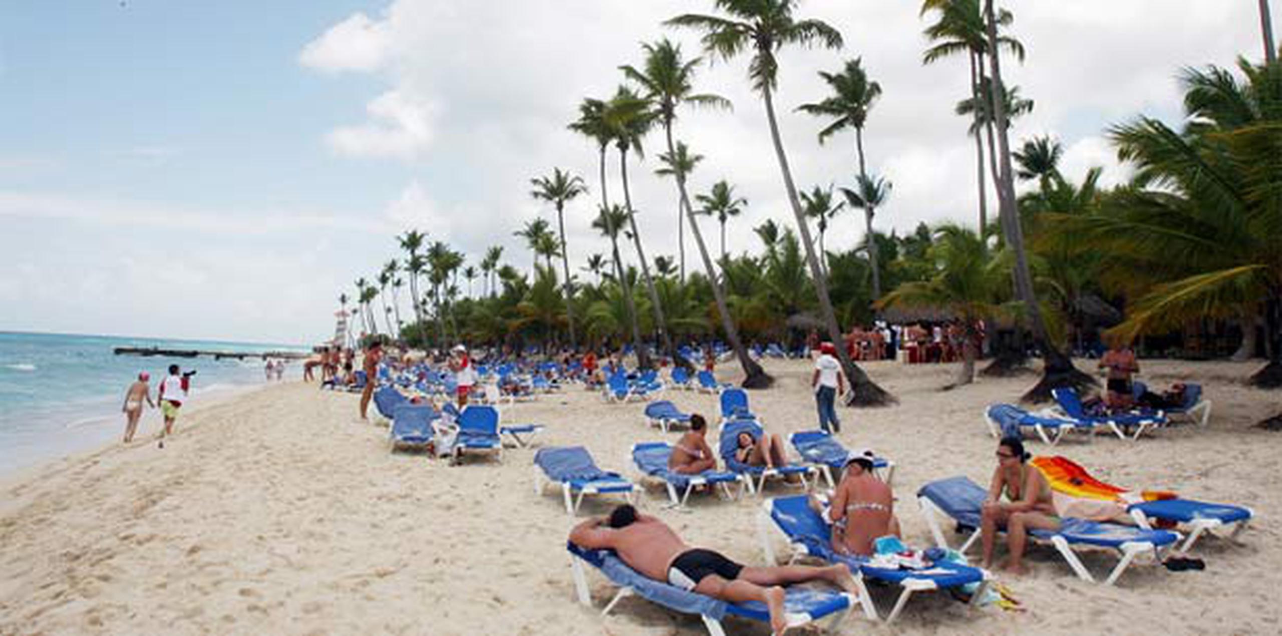 En el caso de Punta Cana, las vacaciones para esta semana pueden salir entre $800 a $900, con la comida incluida. (Archivo)