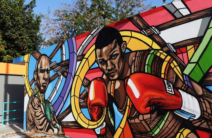 Este es el mural que engalana la entrada del Monterrey Boxing Club.
