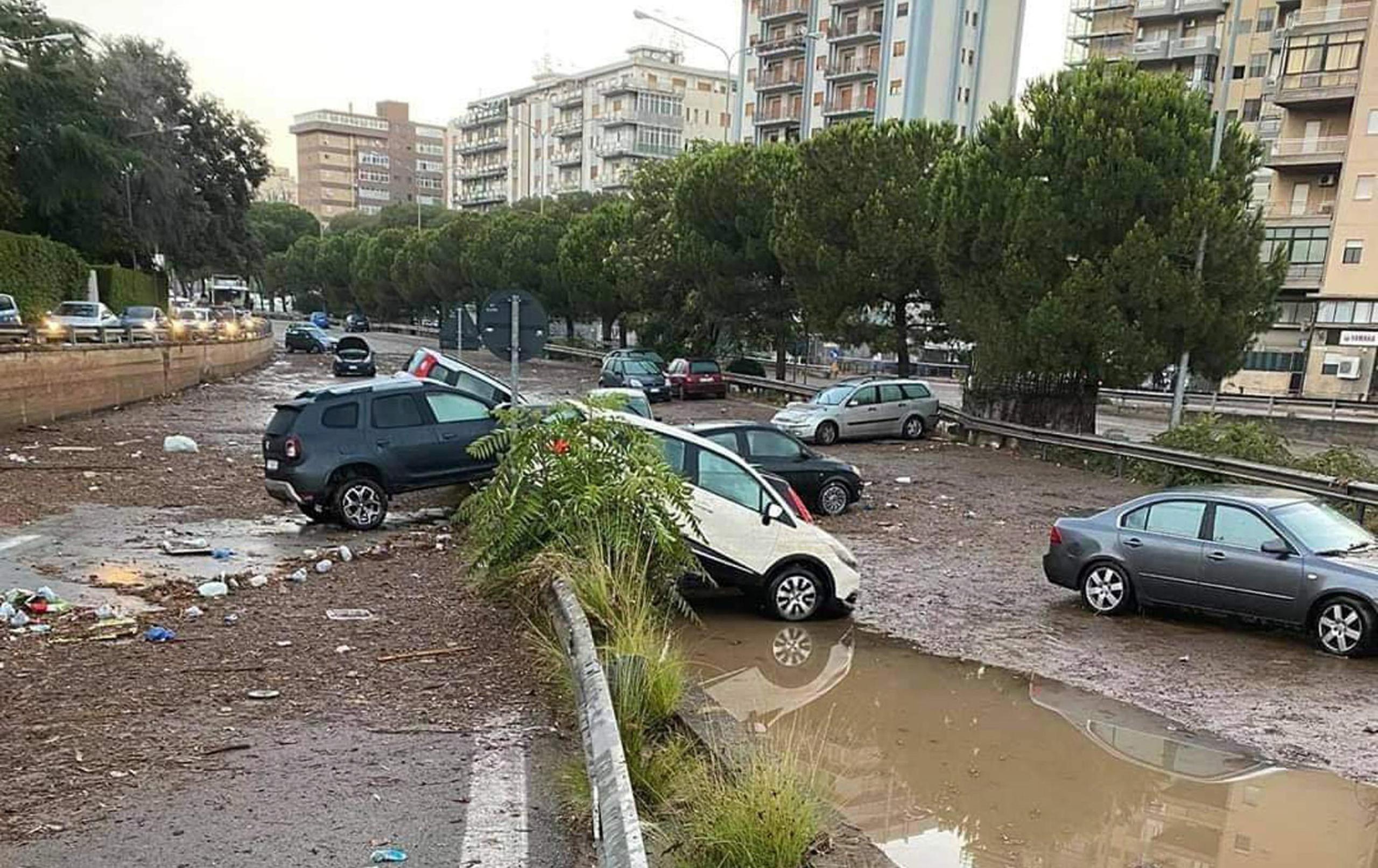 En menos de dos horas cayó sobre Palermo más de un metro de agua, el total de la que cae en todo un año.