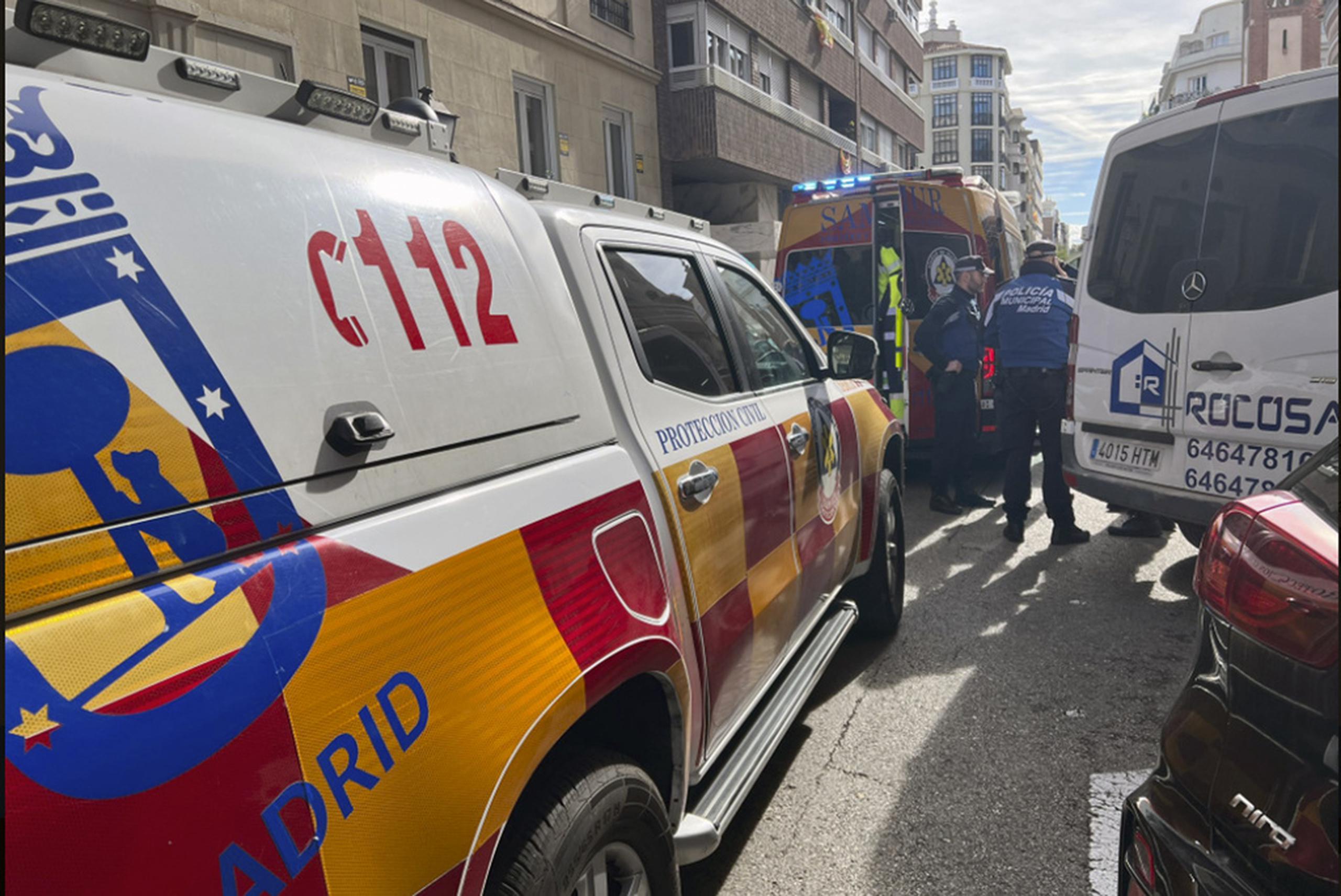 Ambulancias en el lugar del tiroteo en Madrid el jueves 9 de noviembre de 2023.