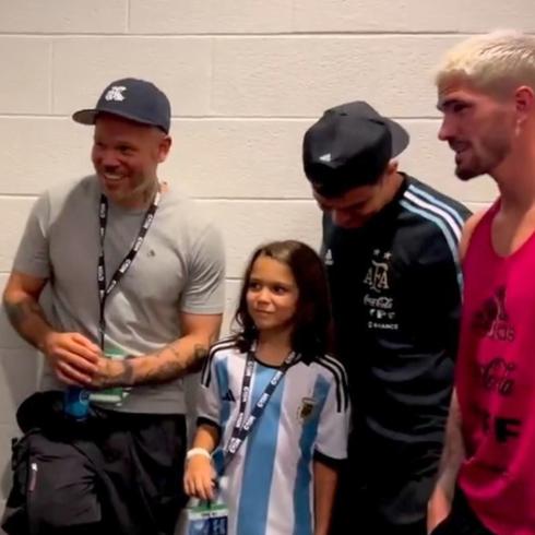 Sueño cumplido: hijo de René Pérez conoce a Lionel Messi