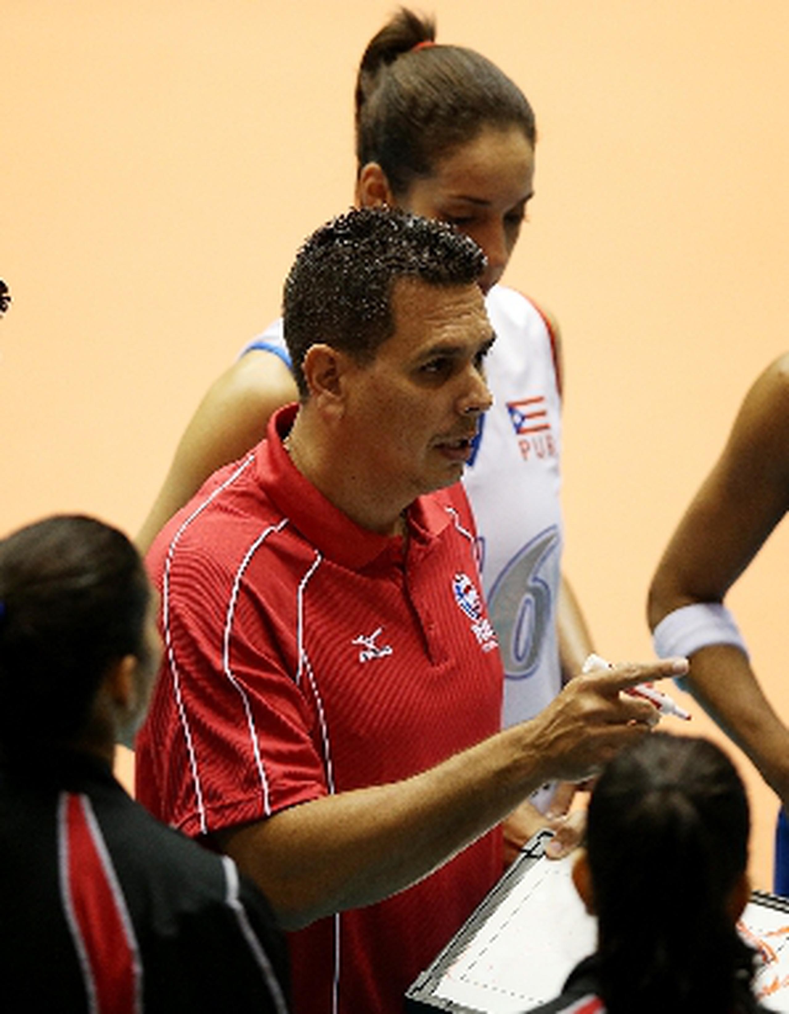 El técnico nacional José Mieles dijo que las prácticas de la Preselección de cara al torneo de la Federación Internacional de Voleibol comenzarán el martes. (Archivo)