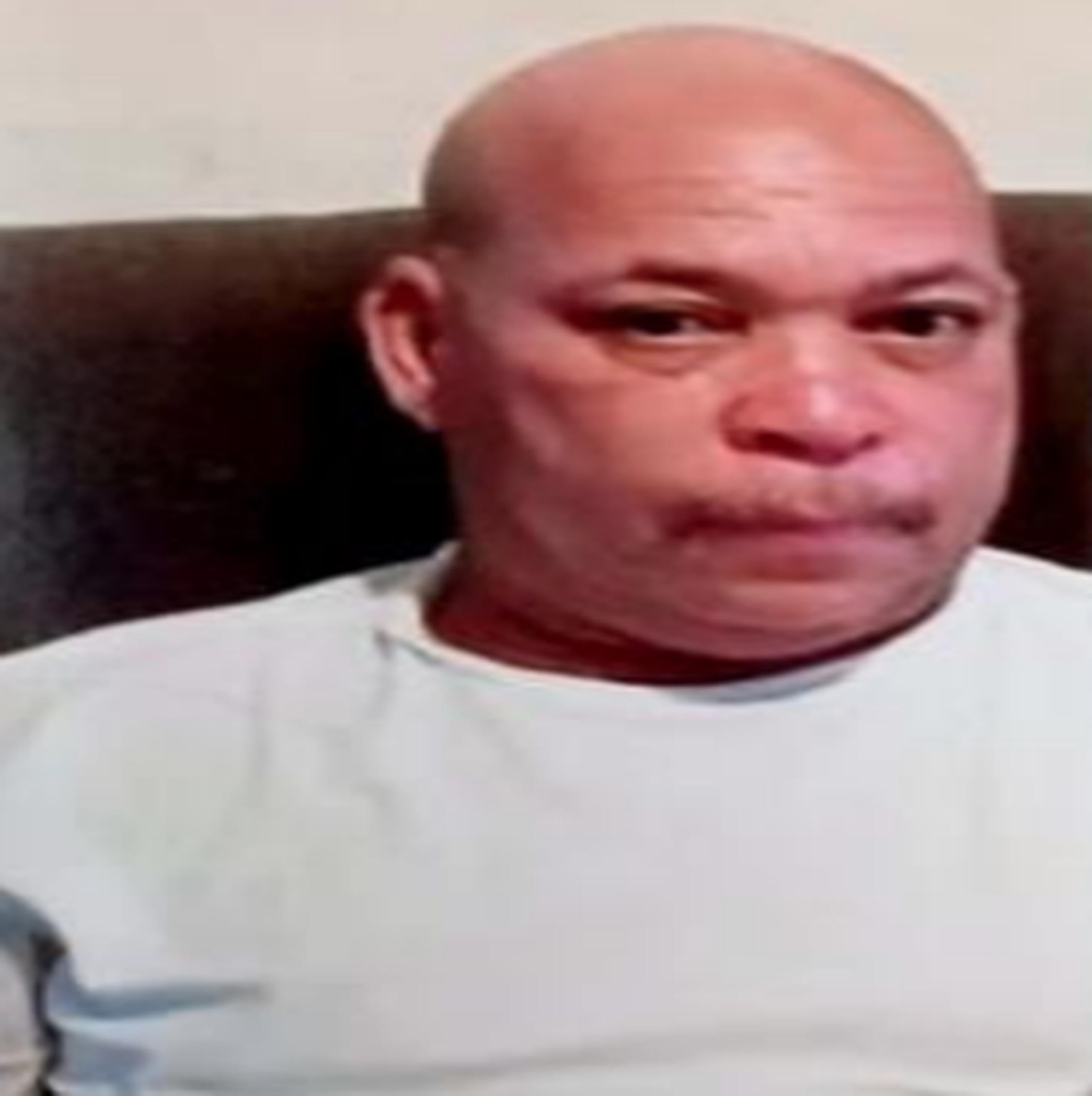 Santiago Villalongo Morales de 54 años, se encuentra desaparecido desde el 5 de abril, del barrio San Isidro en Canóvanas, donde vive.