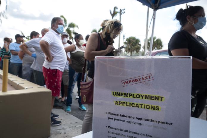 Los pedidos del subsidio por desempleo han estado por debajo de los 245,000 trámites semanales desde mediados de agosto. (EFE/EPA/CRISTOBAL HERRERA)
