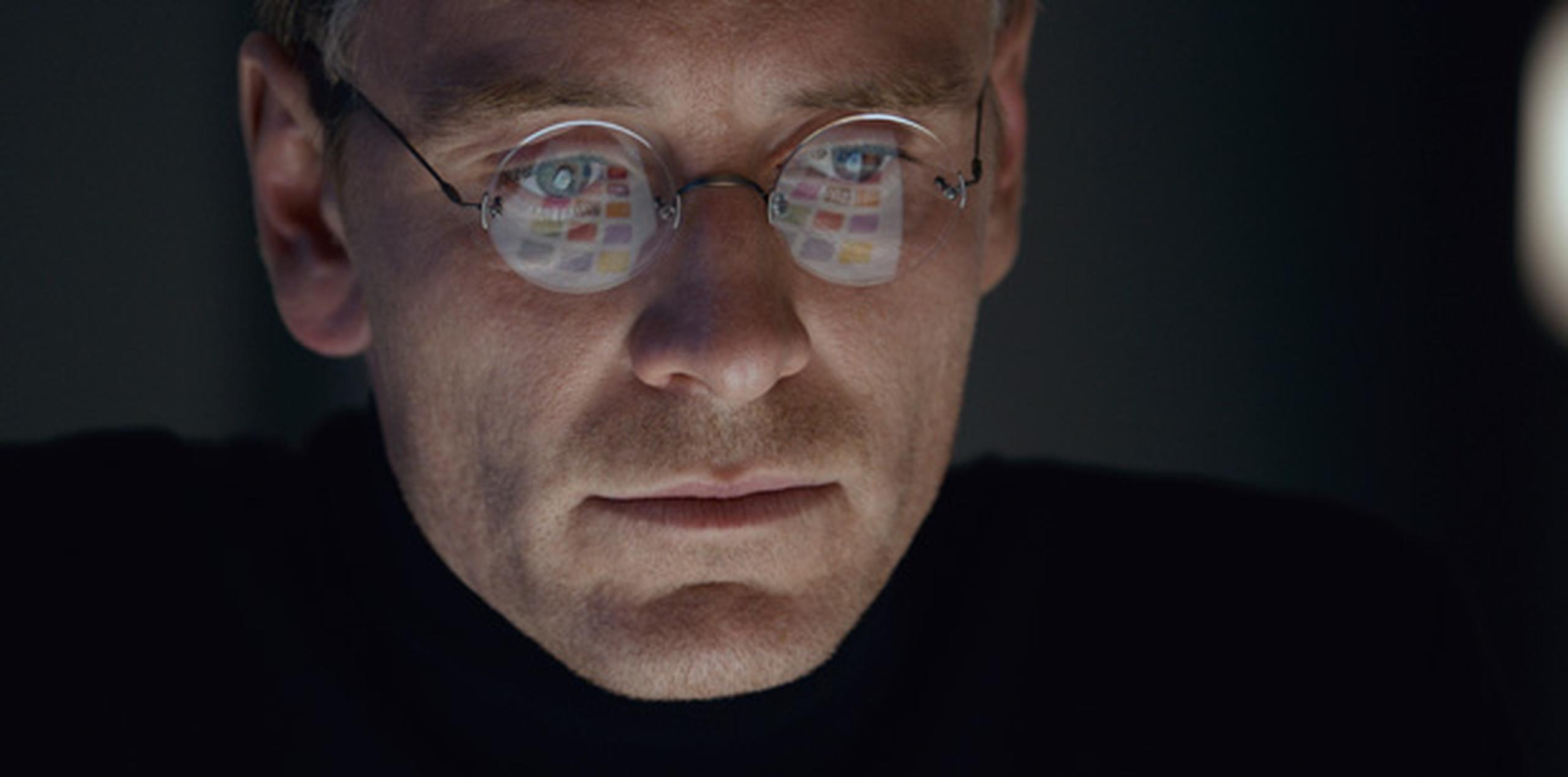 Michael Fassbender intrepreta a Steve Jobs en el filme que lleva su nombre, dirigido por Danny Boyle. (AP)