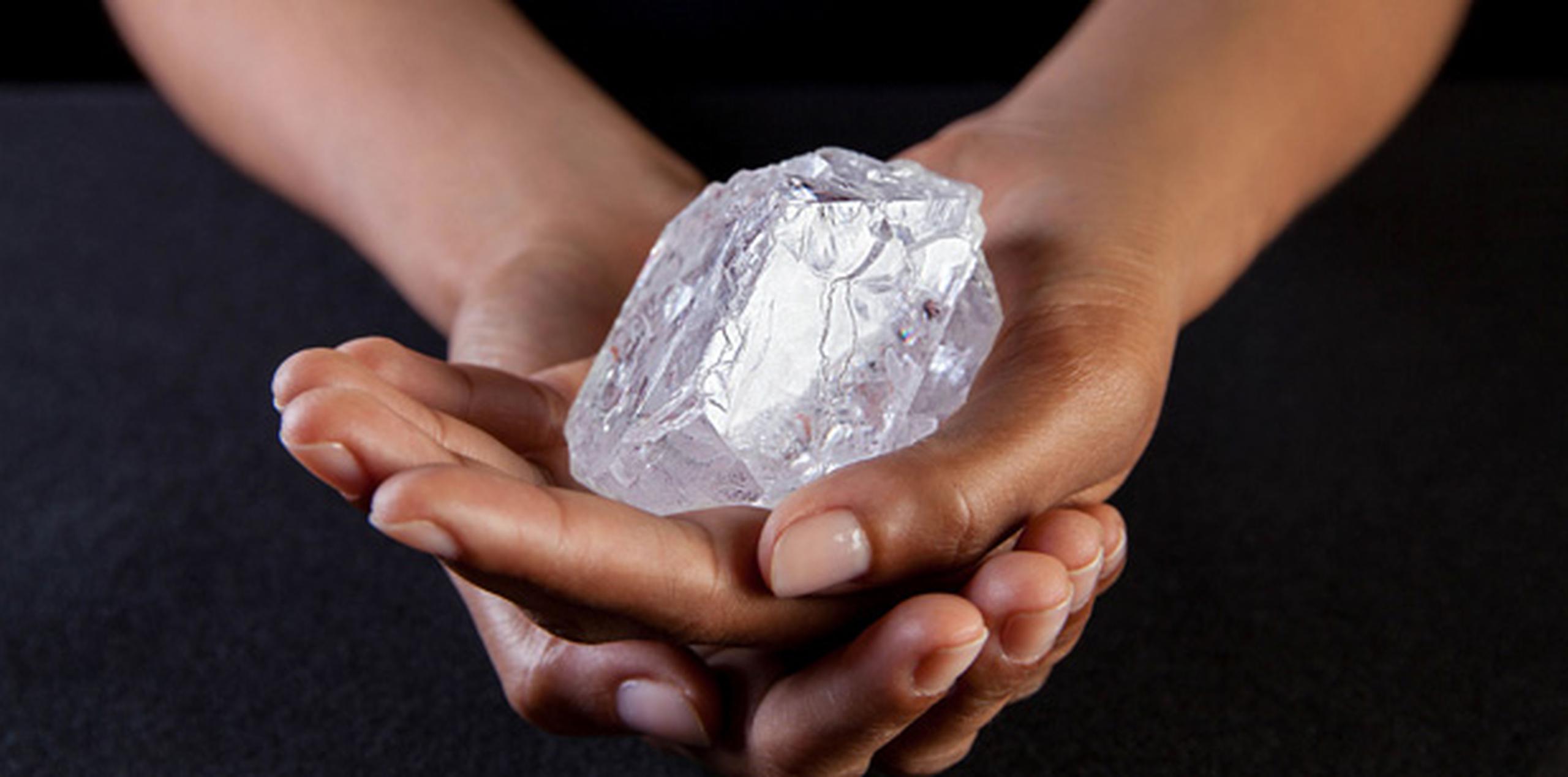 El diamante de 3,000 de años de antigüedad del tamaño de una pelota de tenis. (AP)