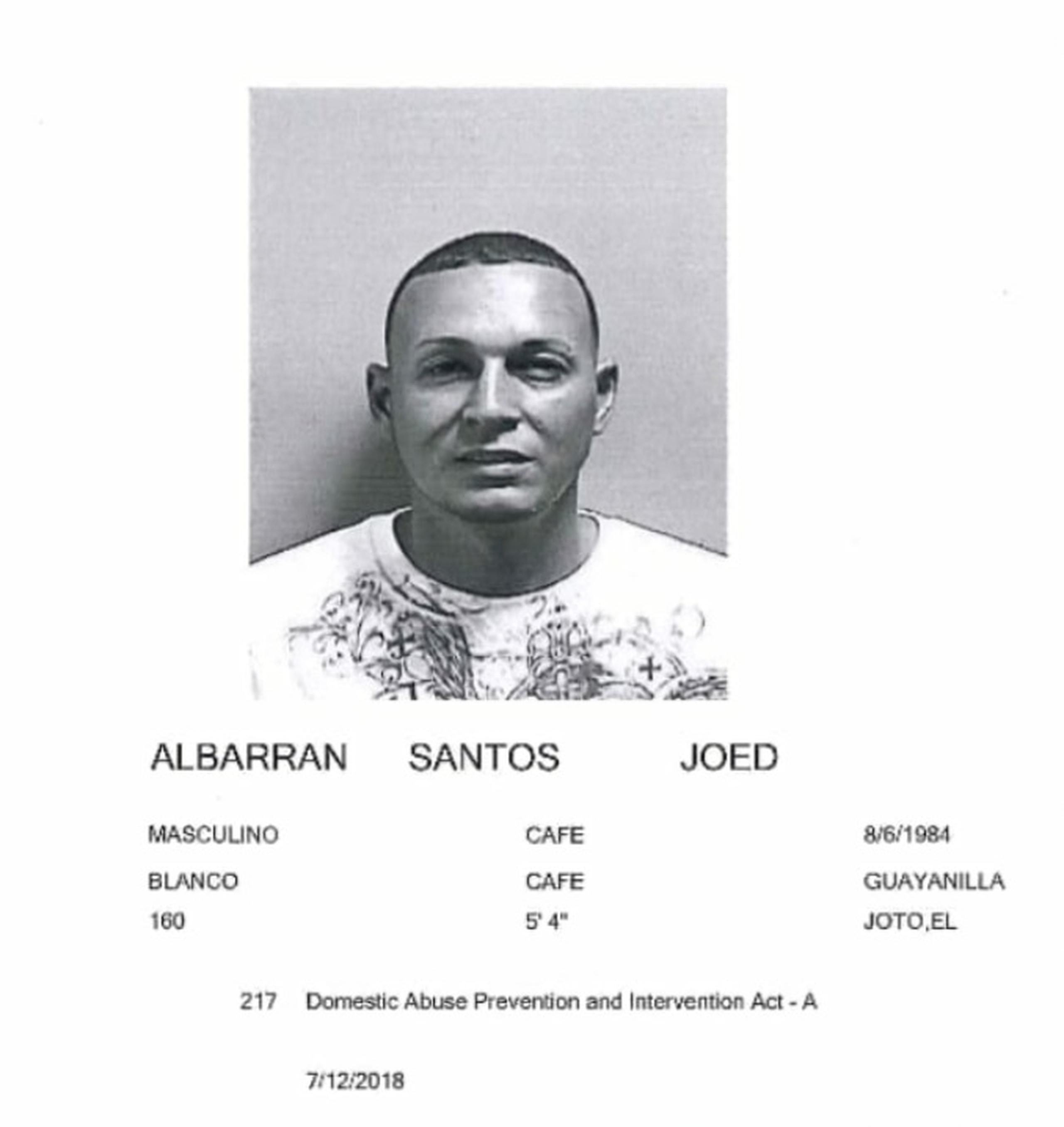 Joed Albarrán Santos de 35 años, fue baleado en el balcón de su residencia en Guayanilla.