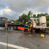 Tres heridos en accidente entre camiones en la autopista PR-22