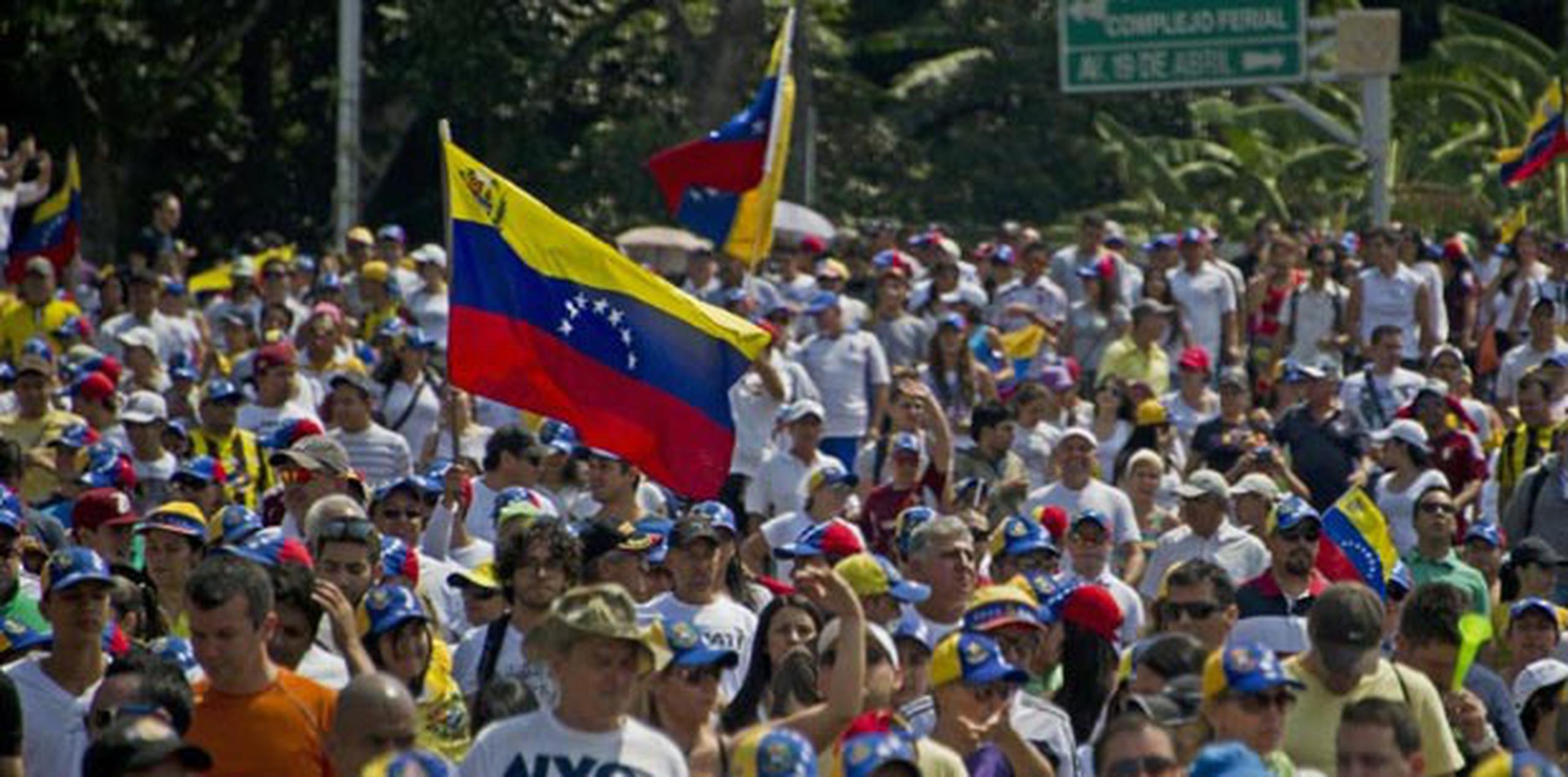 El líder opositor y excandidato presidencial venezolano Henrique Capriles dijo hoy que "las protestas seguirán" hasta que el Gobierno atienda las demandas de los manifestantes. (Archivo)
