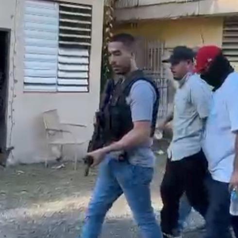 Ocupan arsenal de armas y drogas en Río Piedras