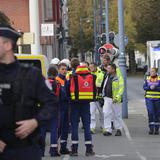 Desalojan por amenaza de bomba una escuela francesa donde un maestro murió apuñalado la semana pasada