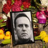 Repentina muerte de Navalny pone en aprietos a Putin
