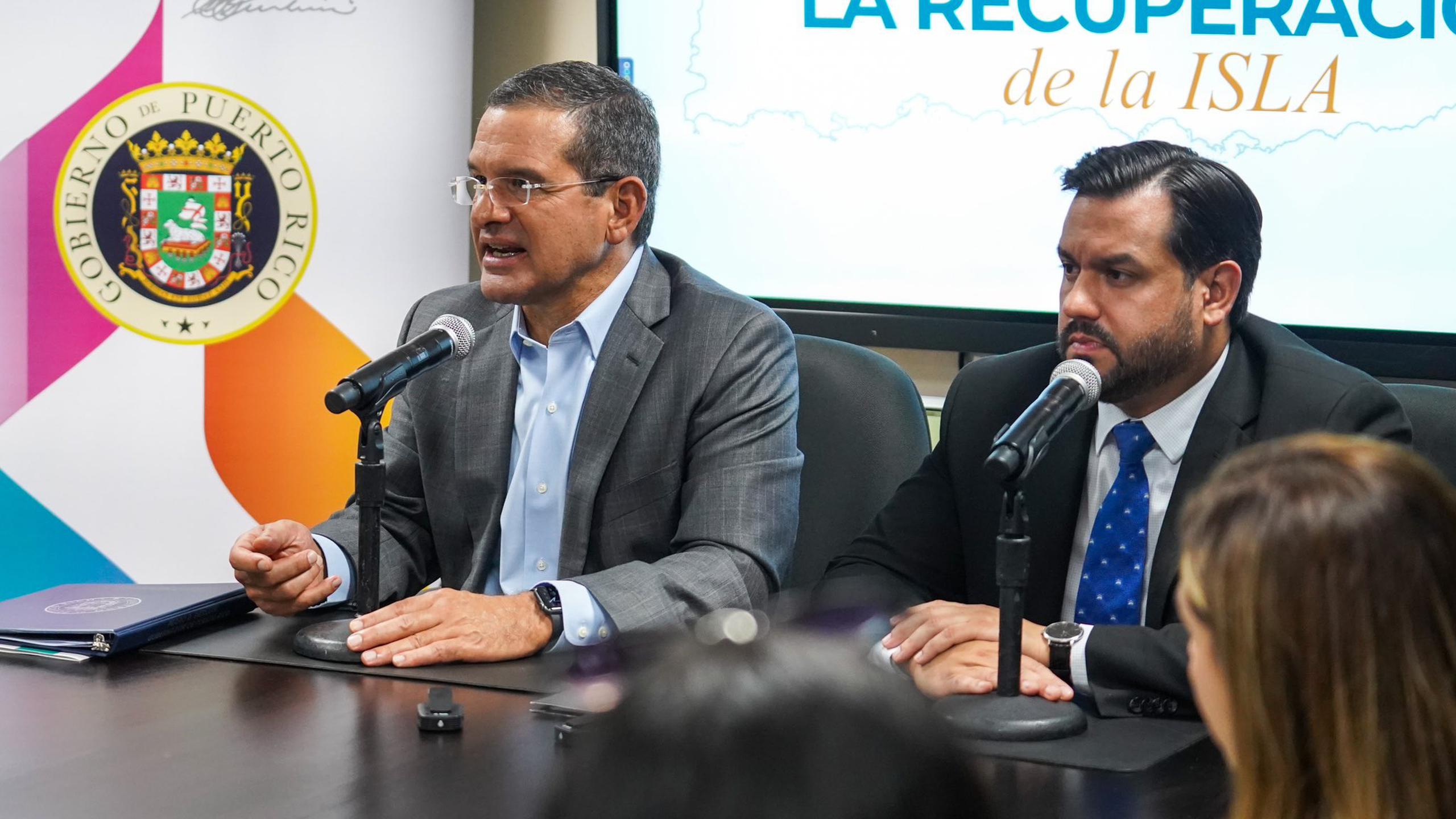 En la foto, el gobernador Pedro Pierluisi y el secretario del Departamento de la Vivienda, William Rodríguez Rodríguez.