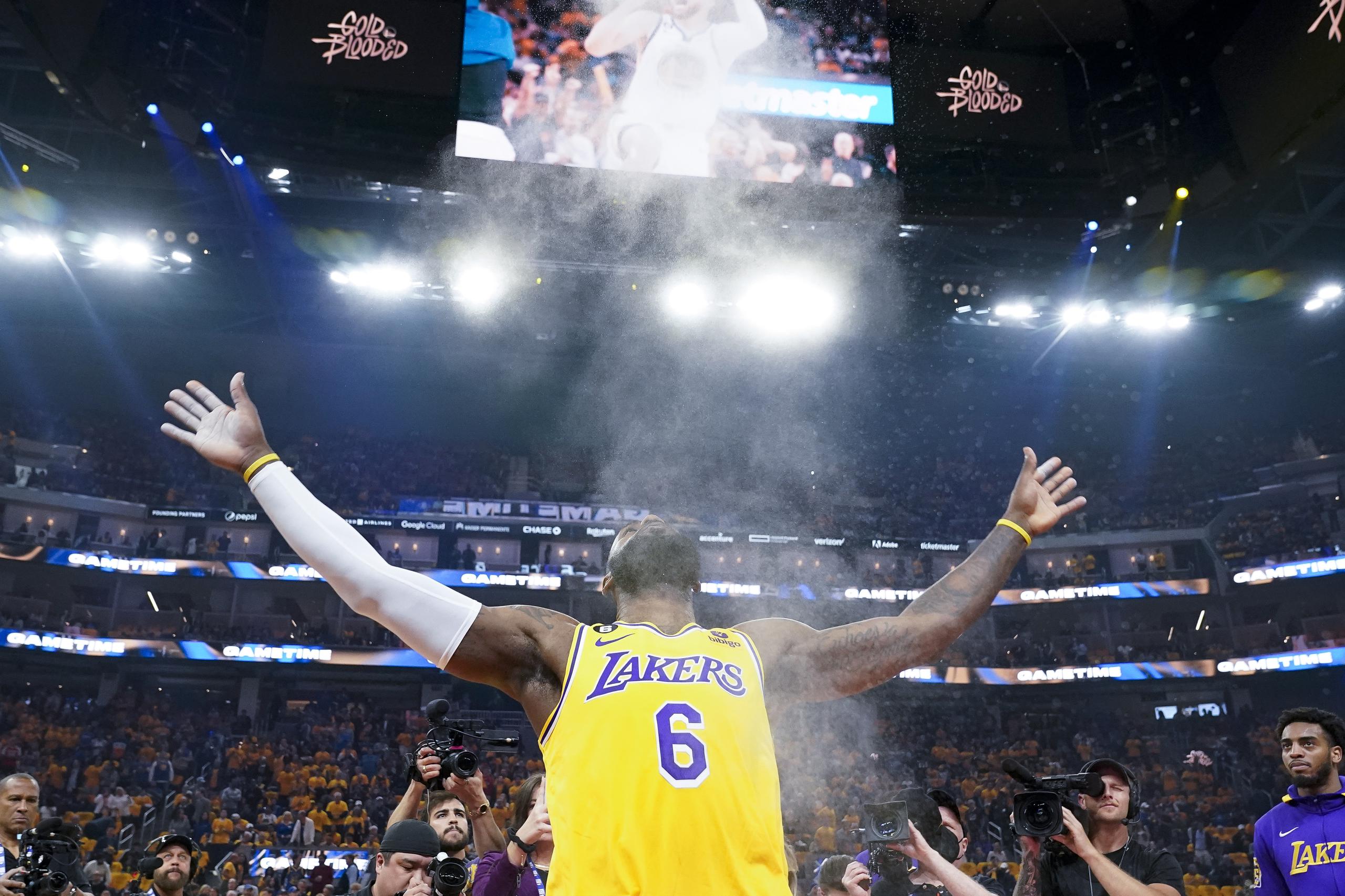 El entrenador de los Lakers, Darvin Ham, ha descrito a LeBron James como una especie única en su clase. Uno de los mejores cinco jugadores de la NBA en la historia entre los vivos y muertos.