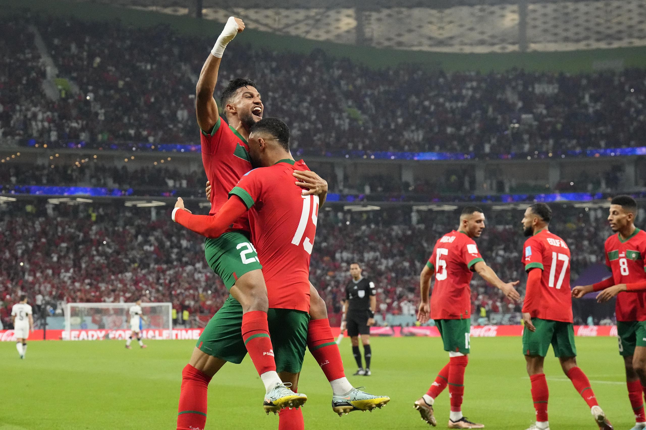 Youssef En-Nesyri se suspendió en los aires a los 42 minutos para anotar de cabeza el gol que decretó la victoria 1-0 y que prolonga la asombrosa marcha de Marruecos en el primera Copa del Mundo en Medio Oriente.