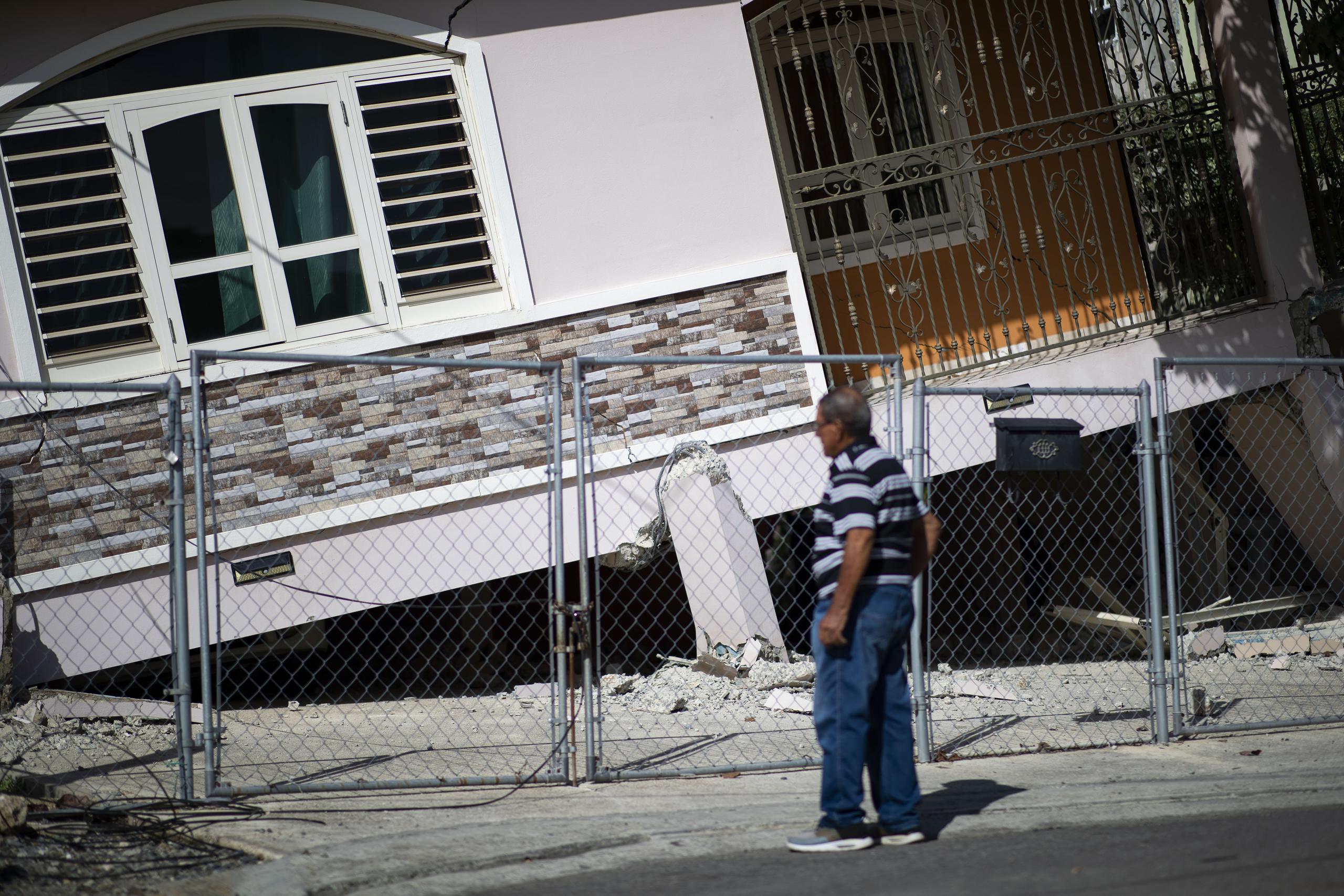 Esta tarde, Puerto Rico experimentó un primer sismo de magnitud de 4.8 y, posteriormente, una réplica de 4.69.