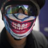 Mira las mascarillas creativas que usan en Latinoamérica