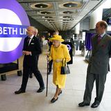 Elizabeth II hace visita sorpresa en Londres 