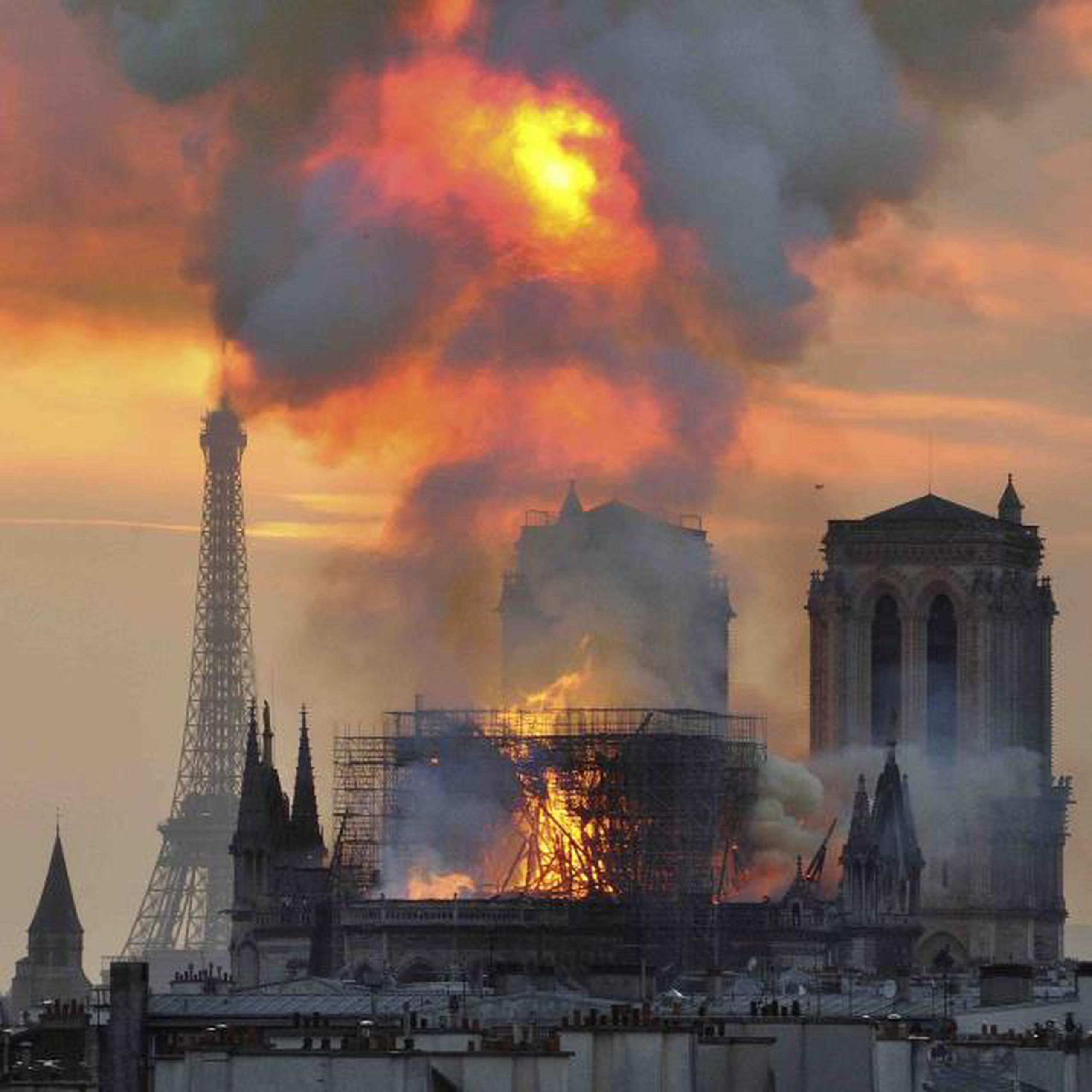 Se tomarán medidas de precaución para proteger a los trabajadores cuando empiece la reconstrucción de la catedral. (AP / Thierry Mallet)