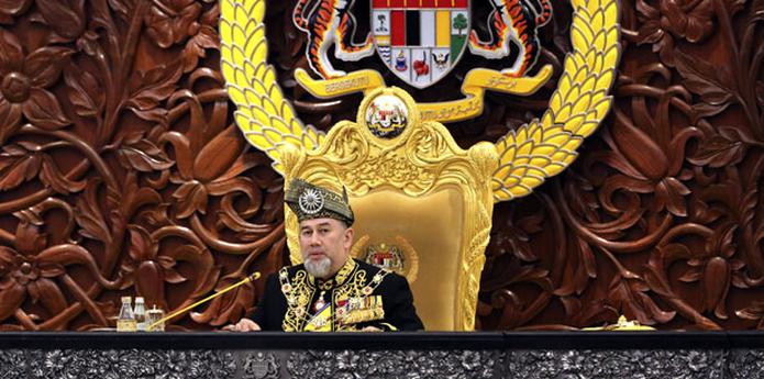 Muhammad V, de 49 años y que sucedió al rajá del estado de Kedah, Abdul Halim Muadzan, fue entronizado el 13 de diciembre de 2016. (AP)