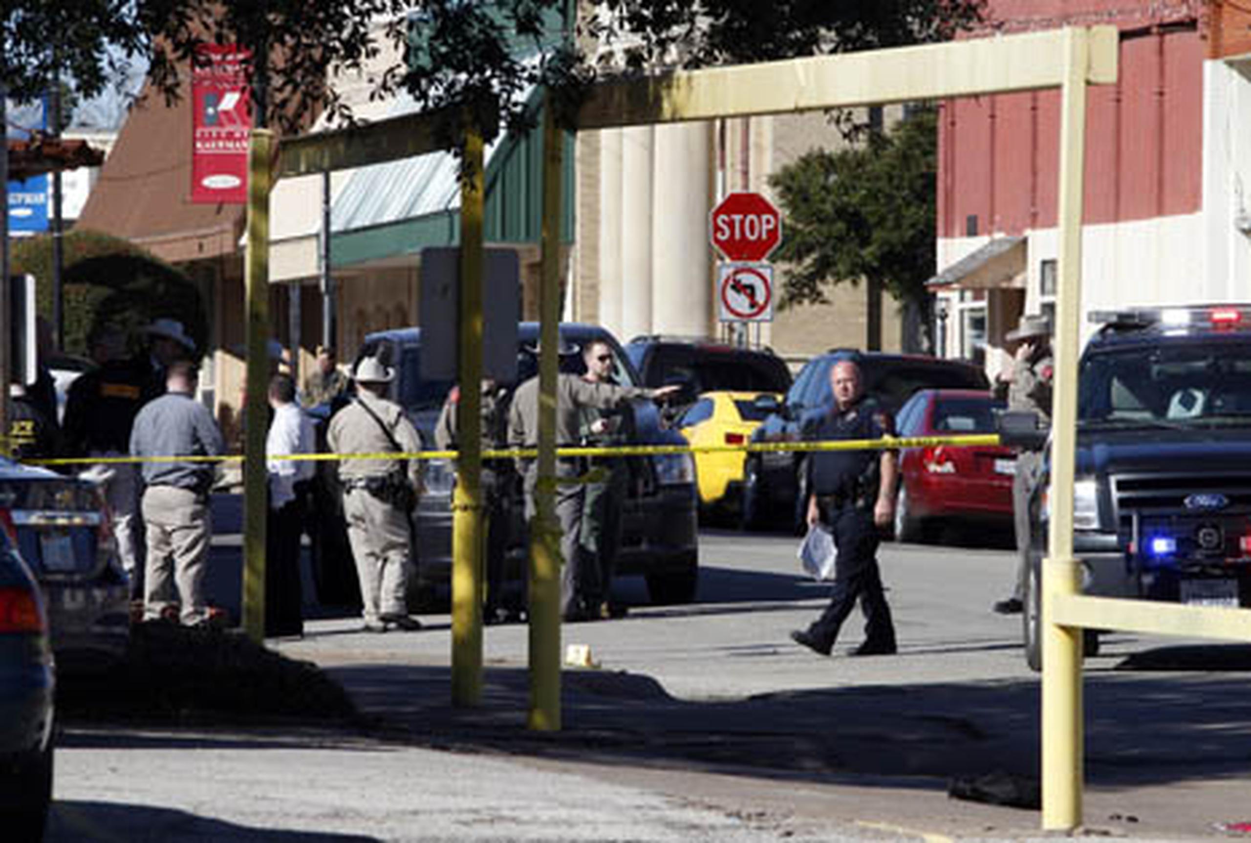 Según publicó Mundo Fox, el fiscal, que recibió cinco impactos de bala,  fue atacado mientras caminaba desde el estacionamiento hacia el juzgado. (The Dallas Morning News)