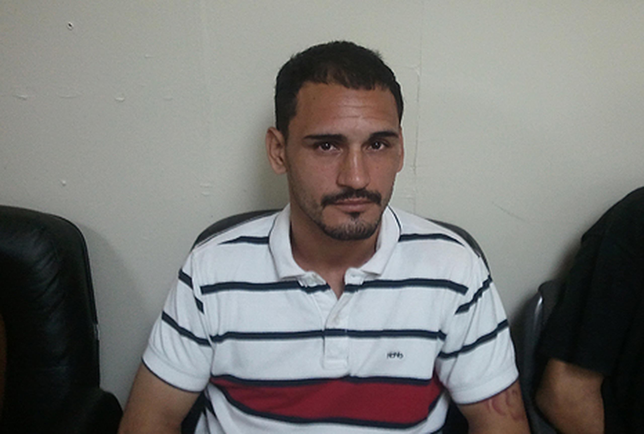 Miguel A. Robles Pagán, de 30 años, fue arrestado en una residencia de la calle Gardenia en la urbanización Las Vegas en Cataño. (Suministrada)