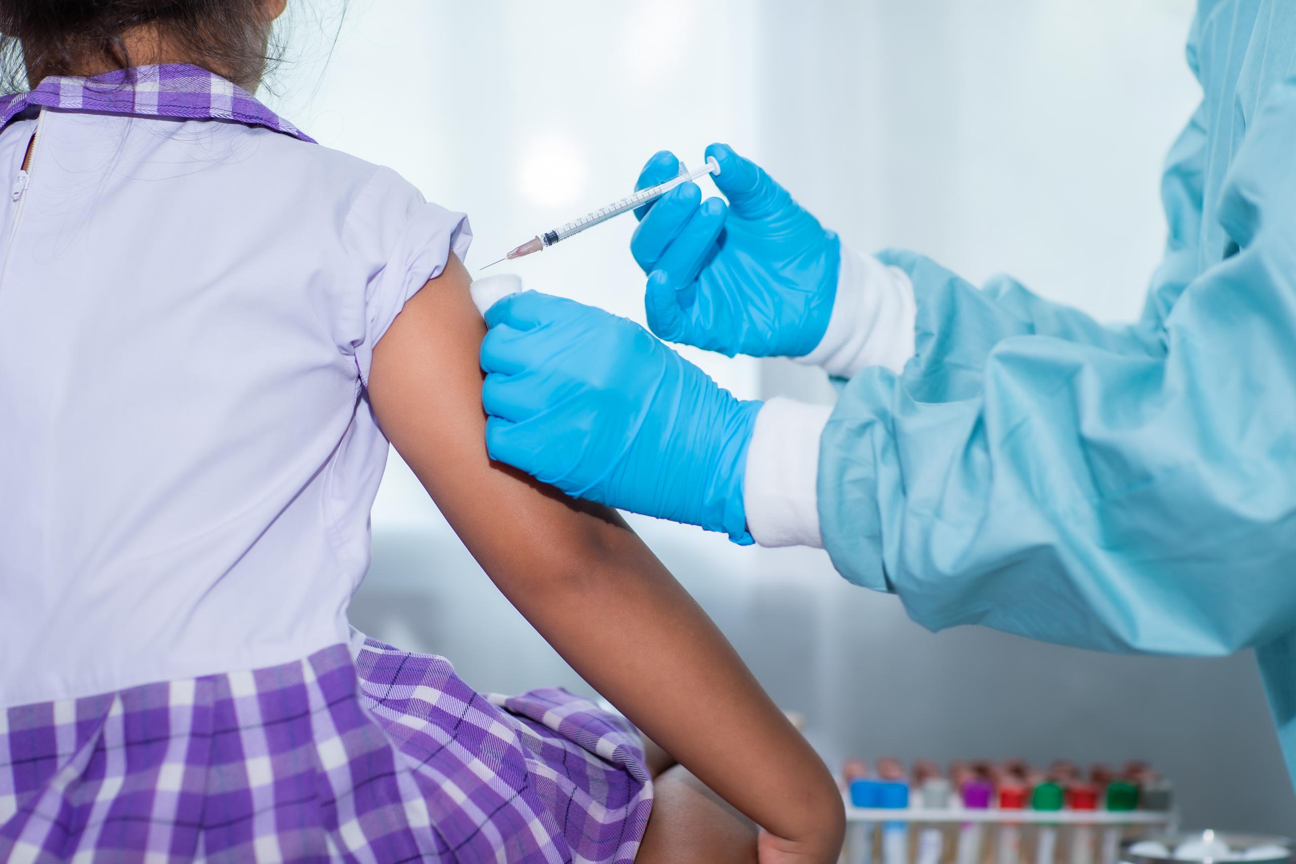 Aunque se promueven clínicas de vacunación en los planteles, el DE lamenta la poca participación estudiantil.