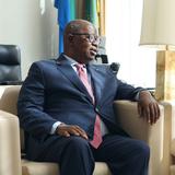 Alto funcionario de Gabón muere por infarto en plena reunión de ministros