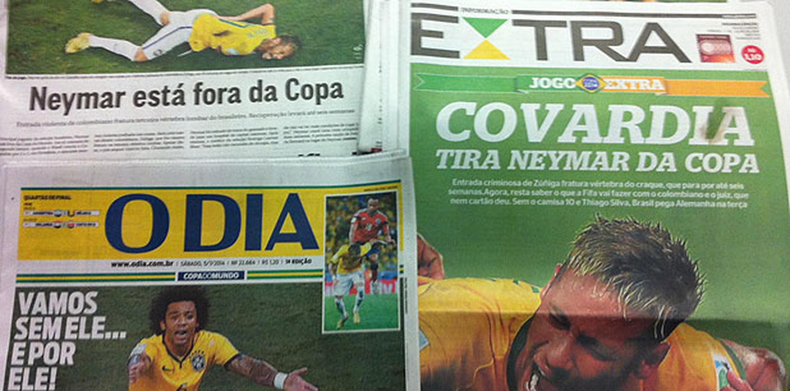 En las portadas de los periódicos también presentan fotos de Neymar en dolor. “Cobardía deja fuera a Neymar de la Copa”, lee la portada del diario Extra. (esteban.pagan@gfrmedia.com)
