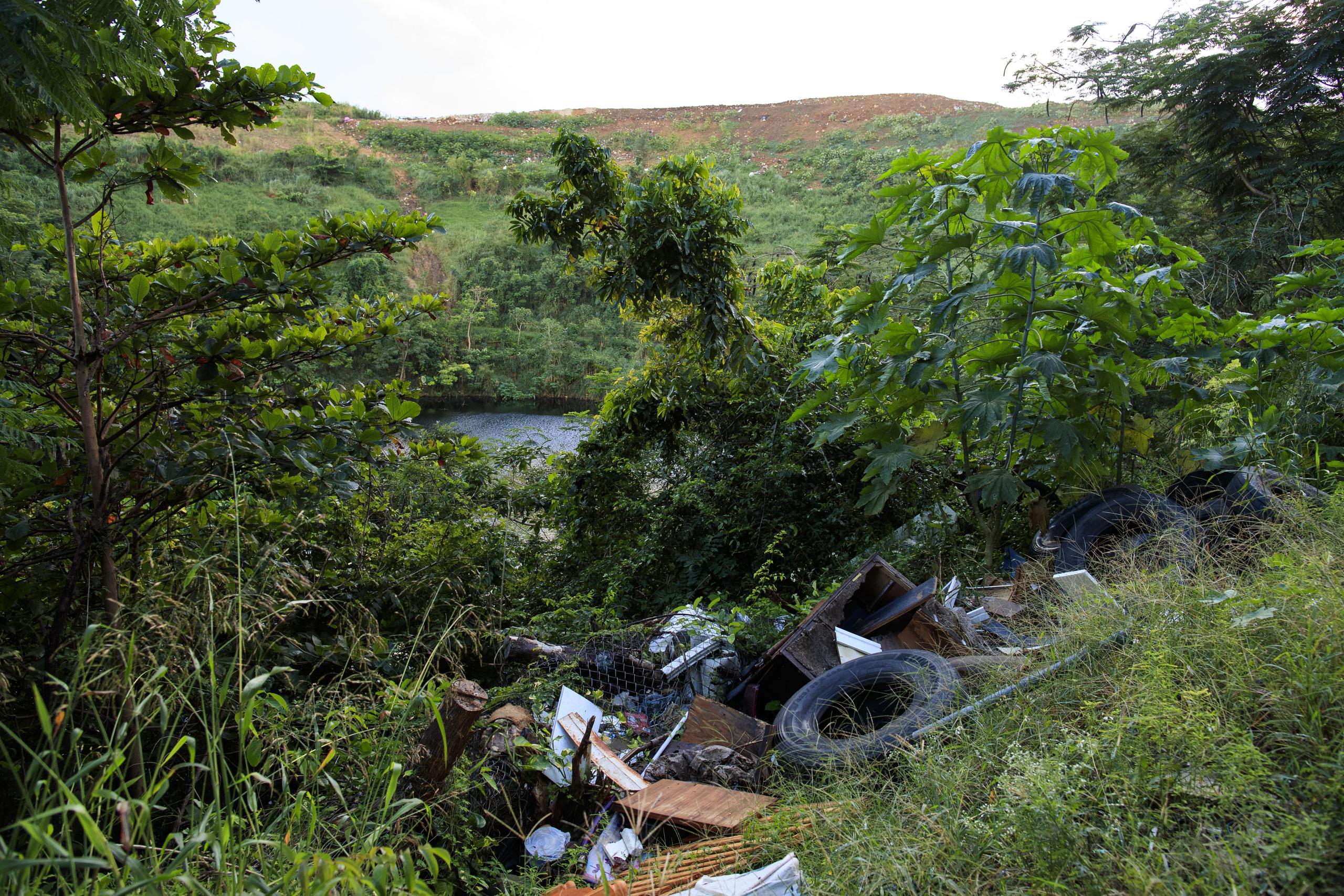 El pasado 25 de febrero, el gobierno federal demandó a Toa Alta por continuar operando el vertedero a pesar de que por años no ha estado apto para recibir desperdicios sólidos.