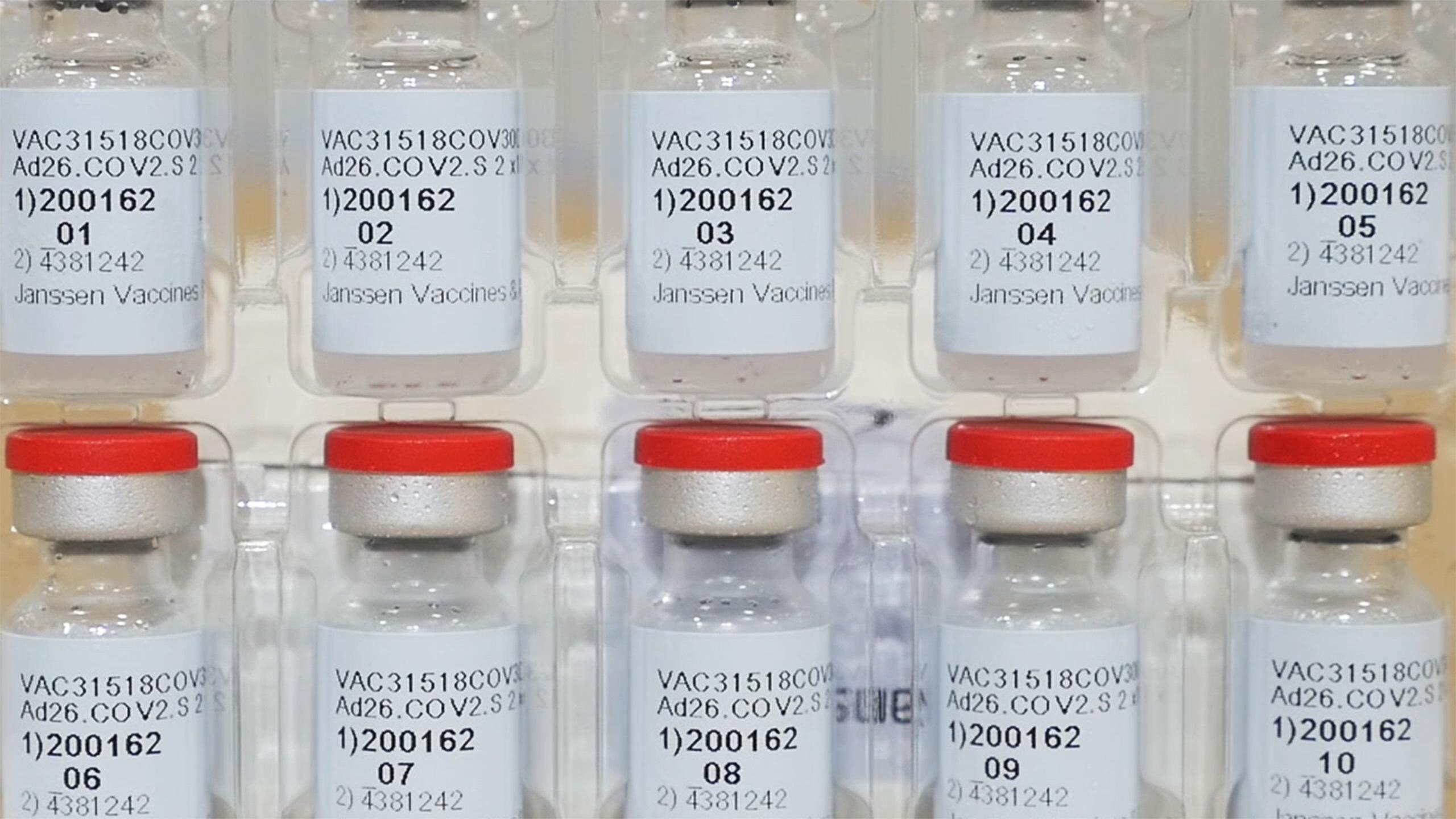 Las vacunas de Johnson & Johnson y de AstraZeneca, así como una vacuna rusa y otra de China contra el COVID-19, están fabricadas con la misma tecnología.