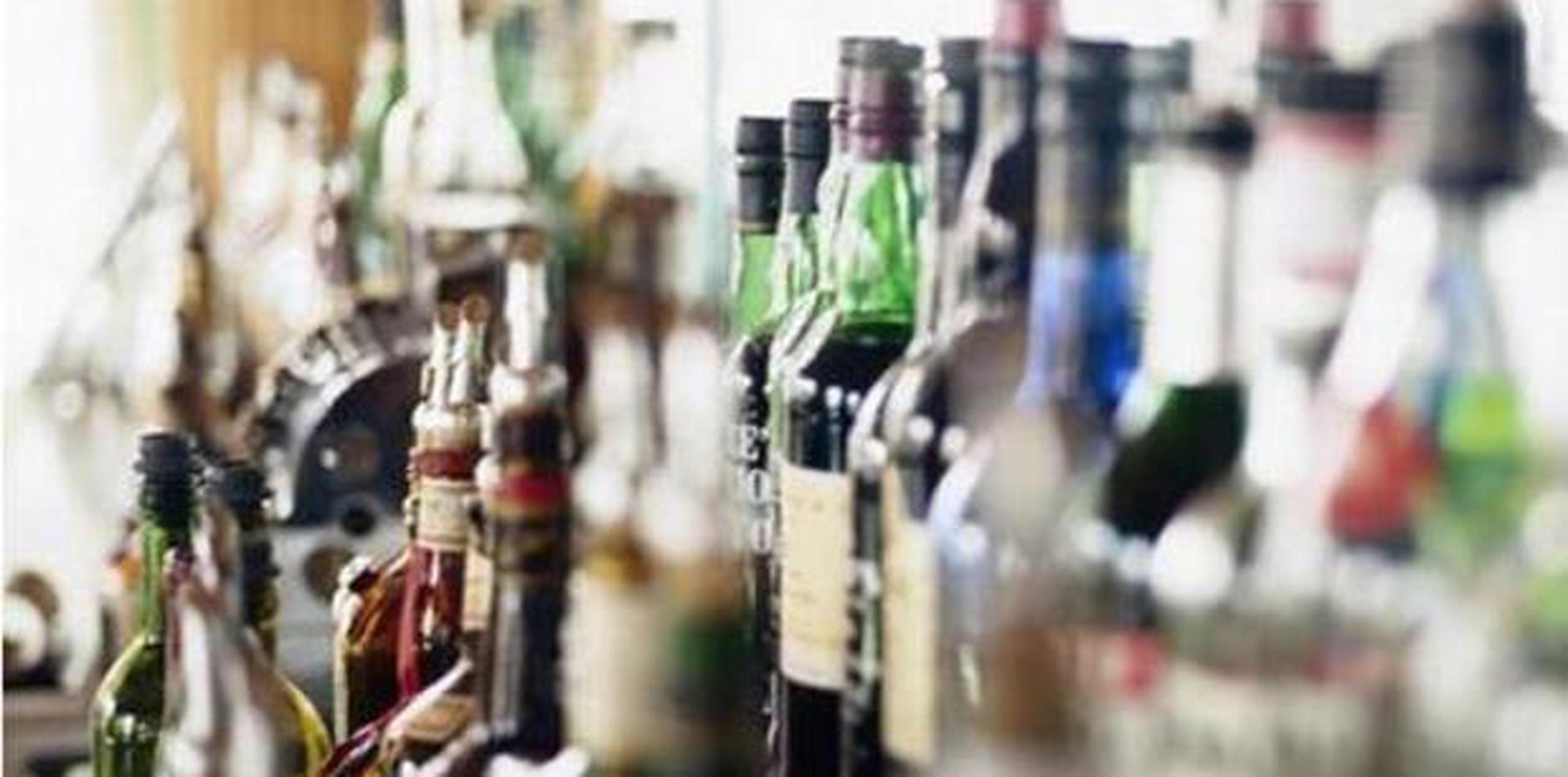 El valor del licor robado en Barranquitas se estimó en $1,300. (Archivo)