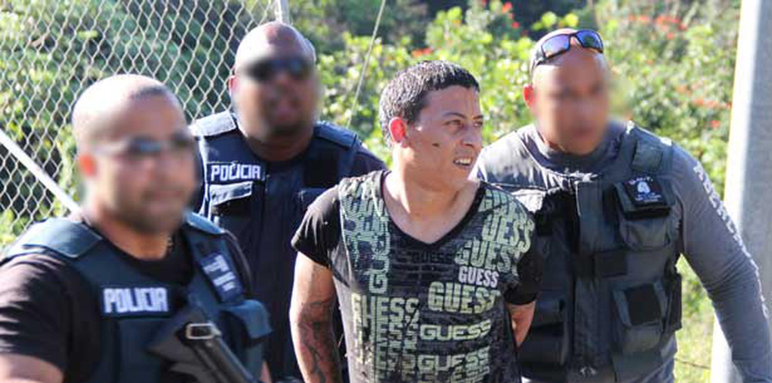 Las autoridades arrestaron a un sujeto como parte de la busqueda. (alex.figueroa@gfrmedia.com)