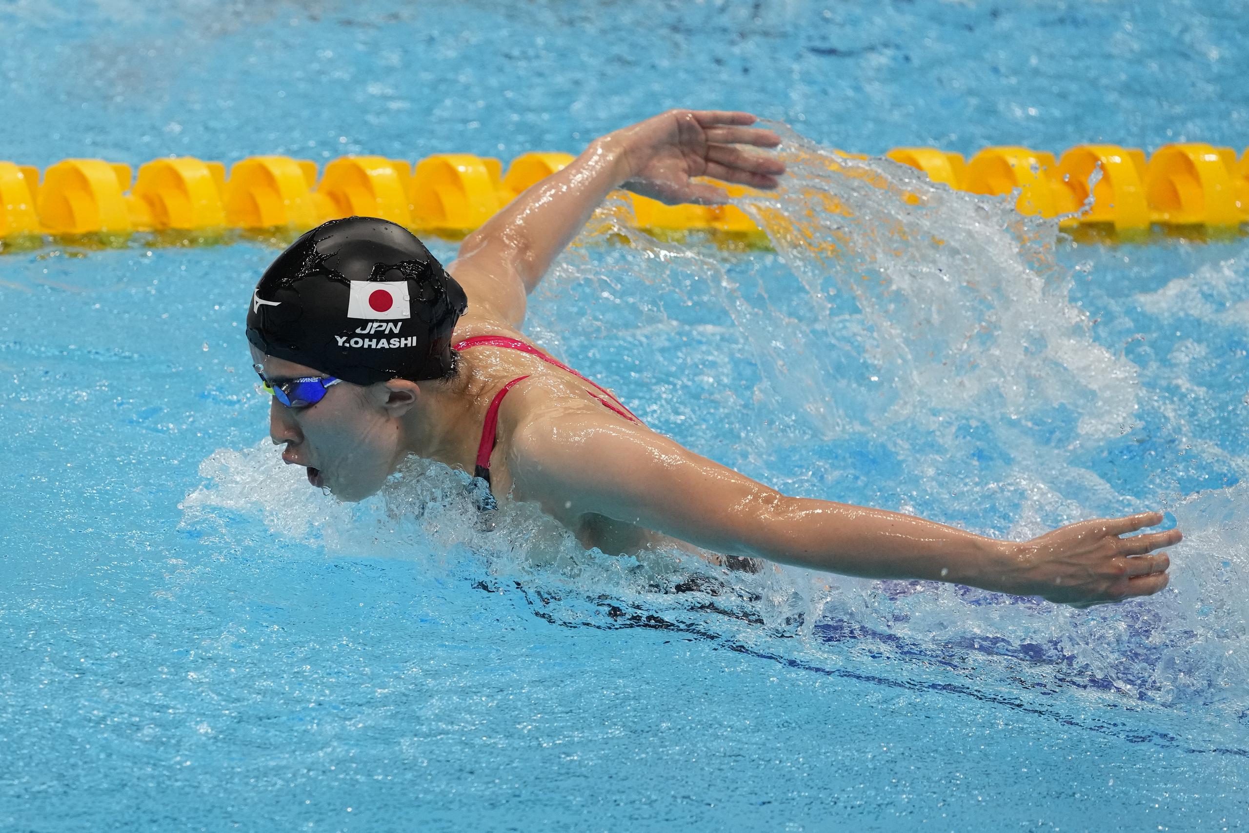 La japonesa Yui Ohashi nada en la final del medley individual de 400 metros de la rama femenina. Ganó el oro.