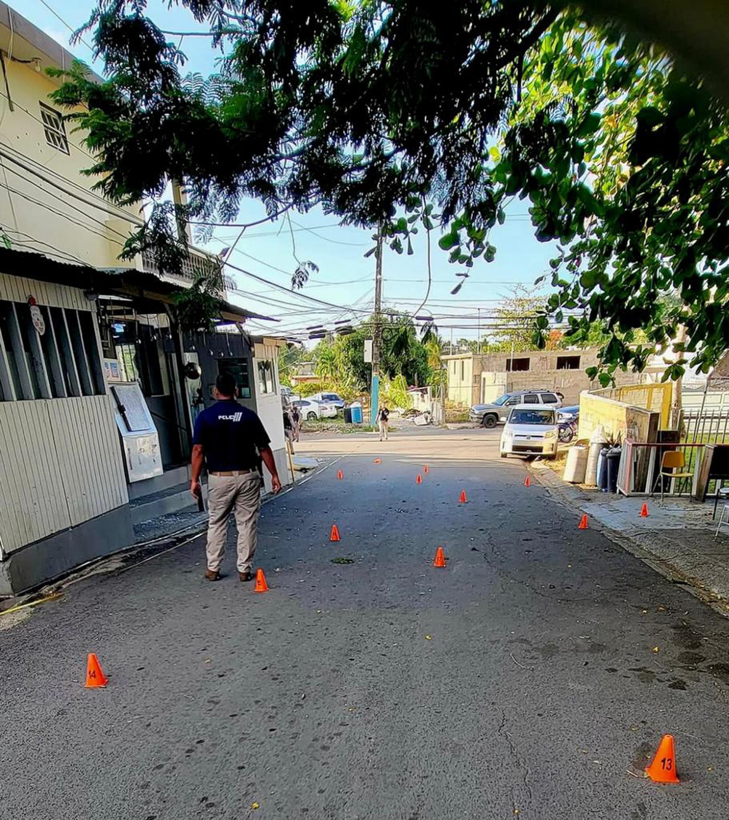 Gatilleros tirotearon un negocio y una residencia localizados en el sector Monte Verde del barrio San Isidro, en Canóvanas, sin personas heridas.