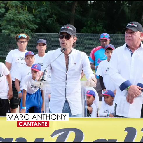 Marc Anthony Javy Báez reinauguran campo de béisbol en Loíza