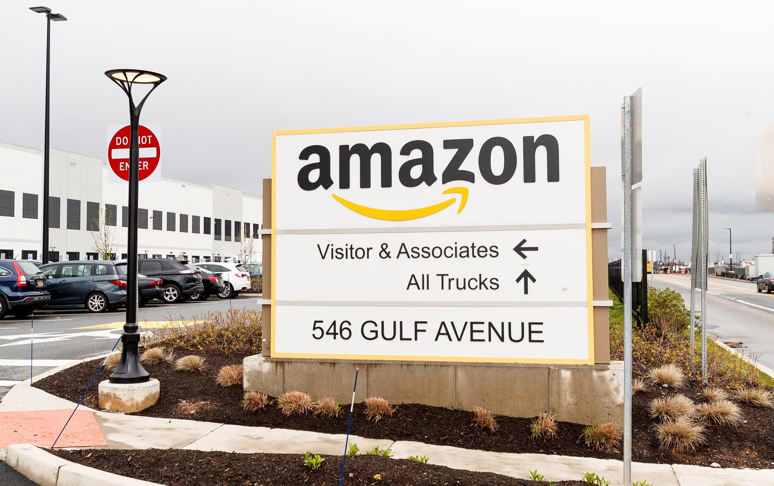 Centro de distribución de Amazon en Staten Island, New York.