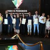 Entregan ayuda económica a estudiantes de escasos recursos en pueblos de la montaña