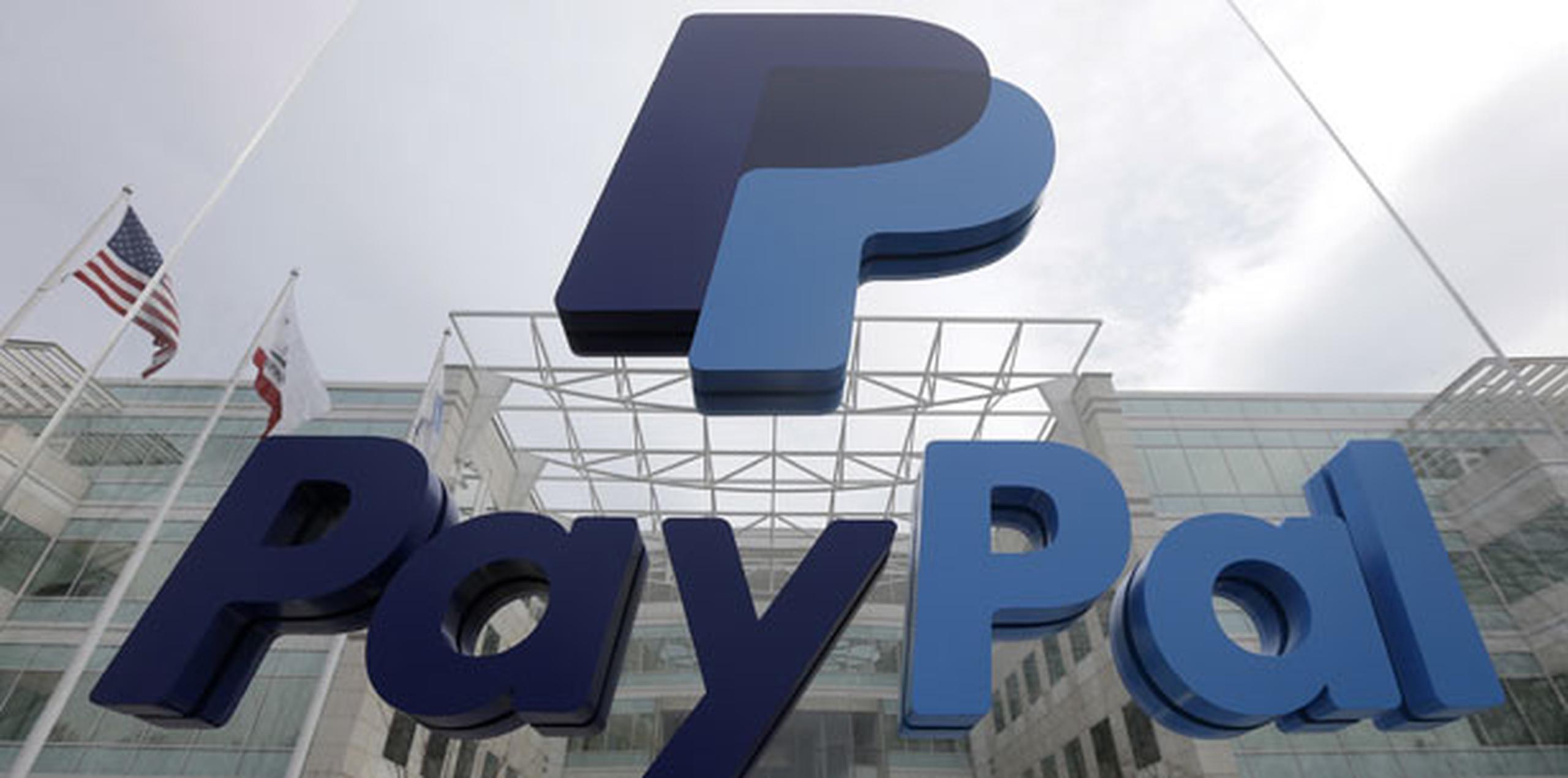 En el último año, muchas empresas y organizaciones han evitado hacer transacciones con Carolina del Norte debido a la ley, como la cancelación de una instalación de PayPal que hubiera añadido 2,660 millones de dólares al cofre estatal. (AP)