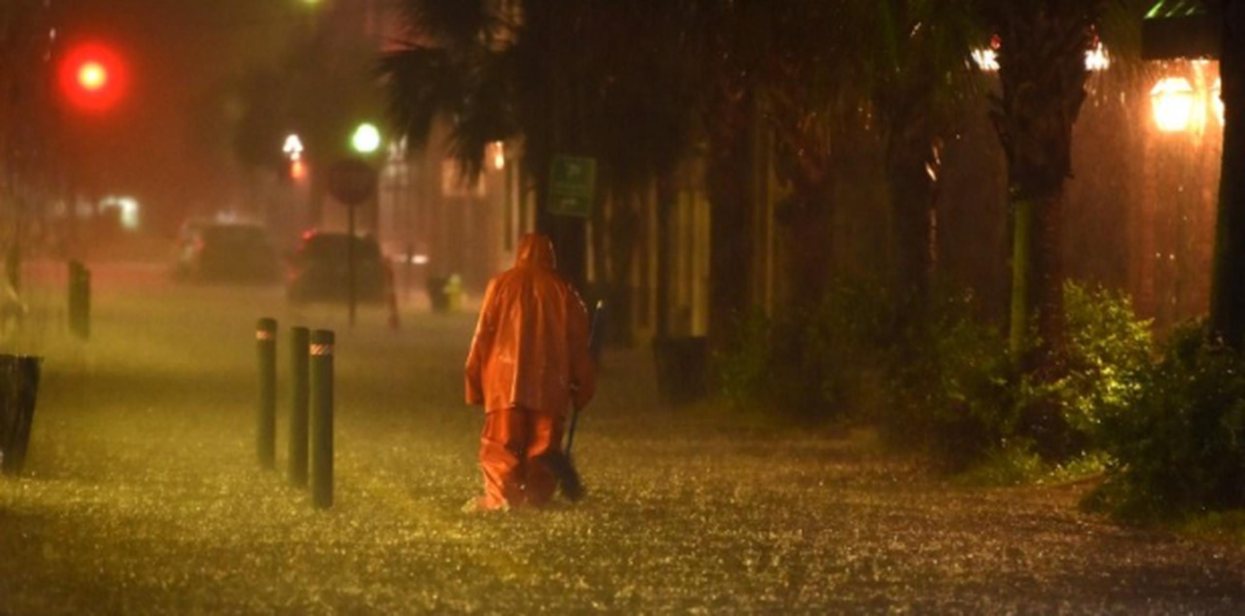 La lluvia del Huracán Joaquín ha caído con fuerza en Carolina del Sur. (AP)