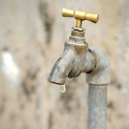 Comunidades en Naranjito y Corozal llevan semanas sin el servicio de agua