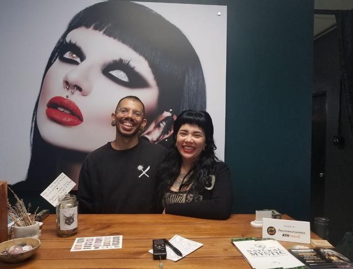 Desiree y Salvador operan desde hace dos años su negocio Necromancy Cosmetica. (femmy.irizarry@gfrmedia.com)