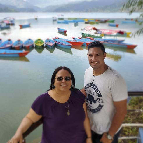 Boricuas en la Luna: Mirely Rivera y Gilberto Santos transforman vidas en Nepal