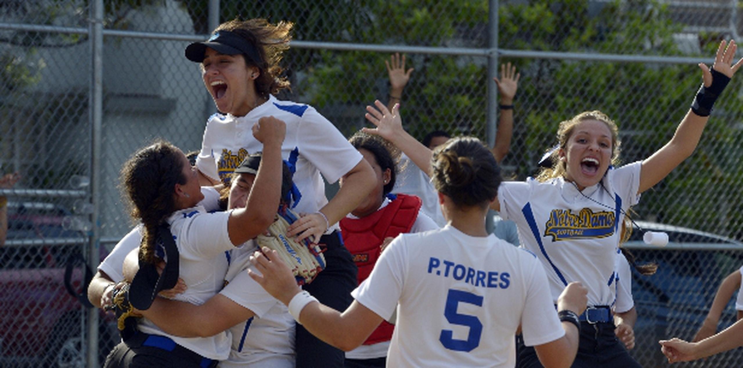 Colegio Notre Dame celebra en grande Primera Hora