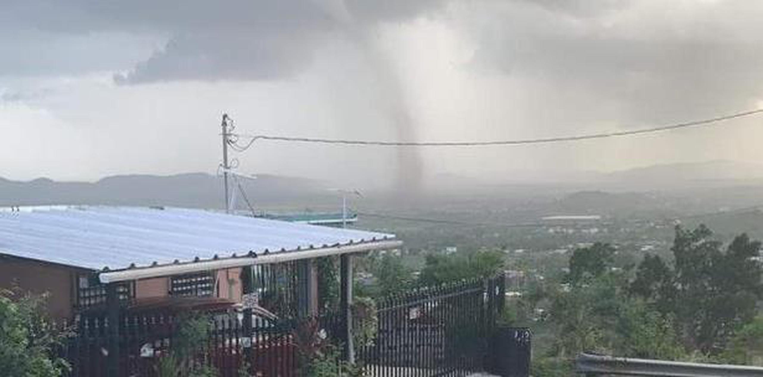 El tornado ocurrido en Lajas ayer se conoce como tromba terrestres (landspout). (Captura)