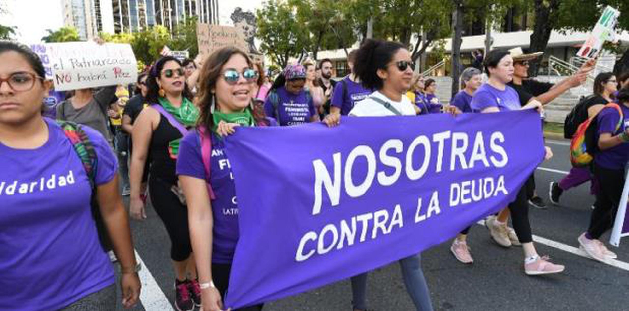 Manifestacion de mujeres en contra de la violencia machista en el país. Realizan marcha desde la Milla de Oro, en Hato Rey, hasta La Fortaleza. (Archivo/ luis.alcaladelolmo@gfrmedia.com)