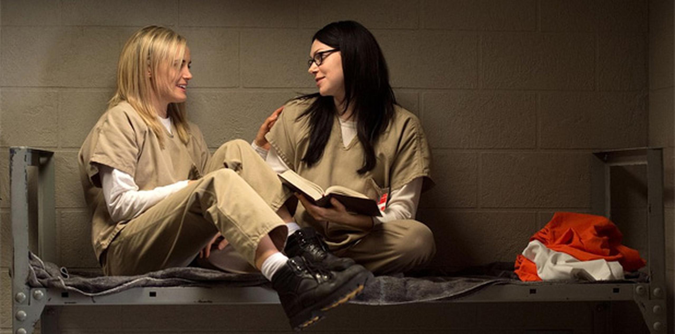 Taylor Schilling y Laura Prepon regresan como "Piper" y "Alex" en la nueva temporada de "Orange is the New Black".